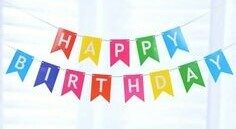 Virtene "Happy Birthday" krāsaini burti. 